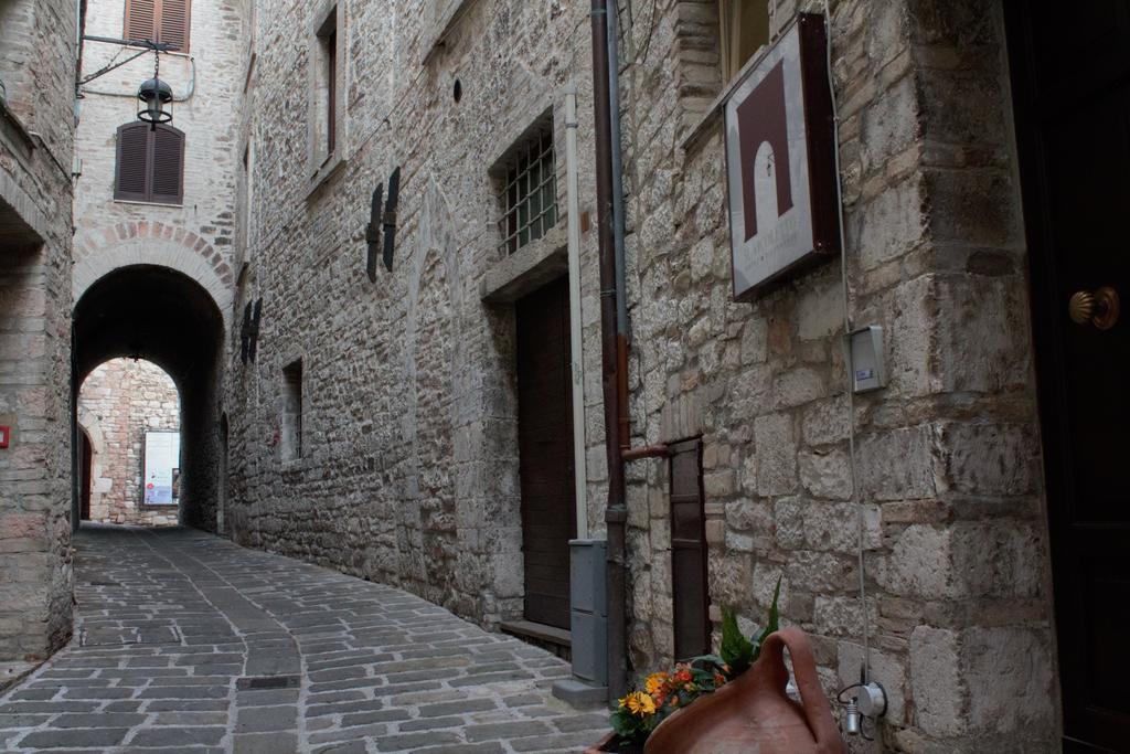 Hotel Il Vicoletto Asís Exterior foto